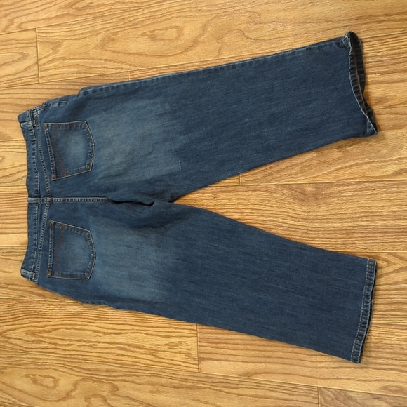 LL Bean favorite crop straight fit jeans, women's 18R (35" waist) - Picture 5 of 7